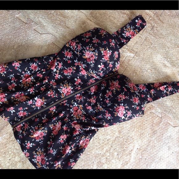 Gorgeous floral corset style top H021 - Picture 4 of 8